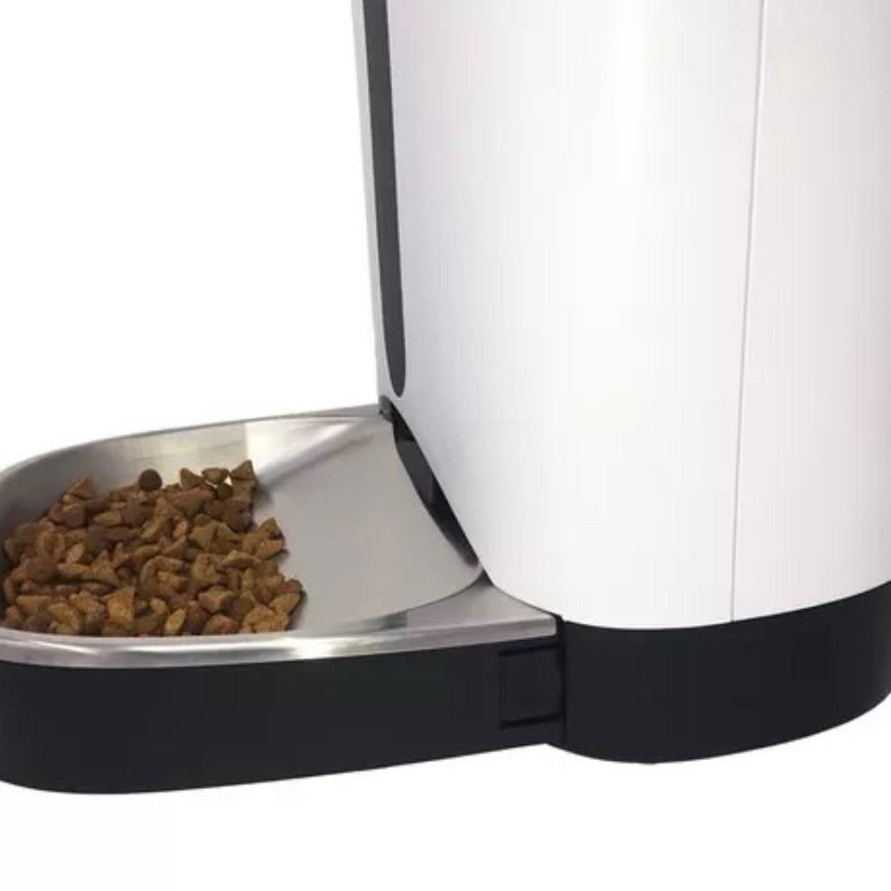 Petwant PF-102 automatic smart feeder 4.3L will allow you to feed your pet even when your not at home