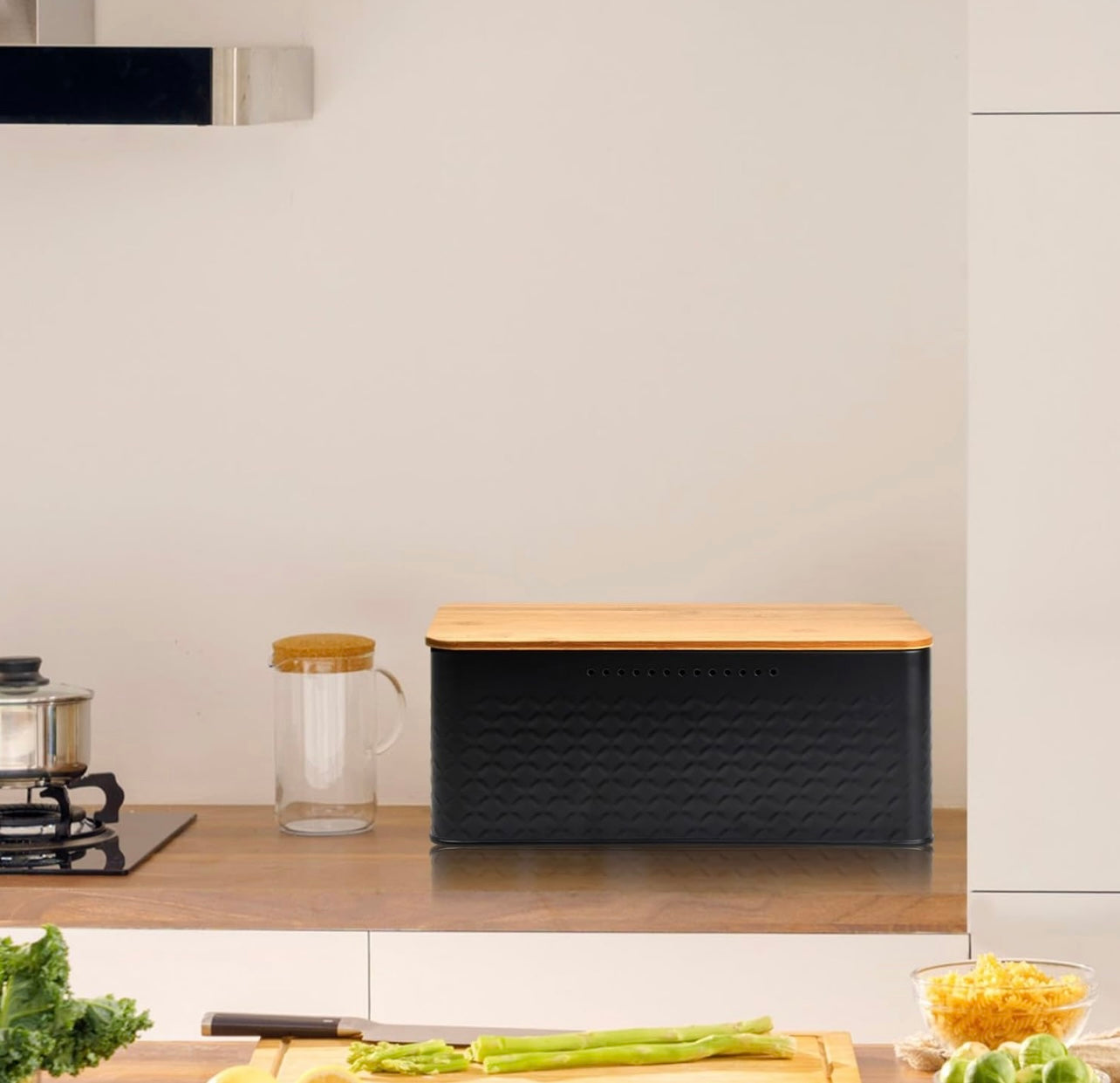 Black Metal Bread Bin, Small Bread Box with Cutting Board, Bread Storage Container for Kitchen, Keeps food Long Lasting Freshness, 33x18x13.5 cm, Rectangular Bread Box for Housewarming Present (Black)