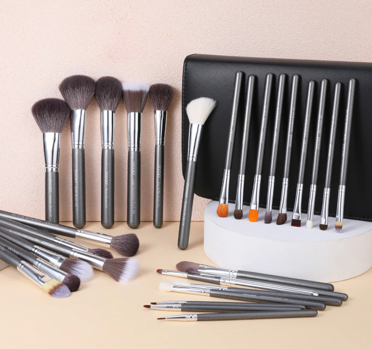 Studio Series Professional - 29 Pieces Book Makeup Brush Set