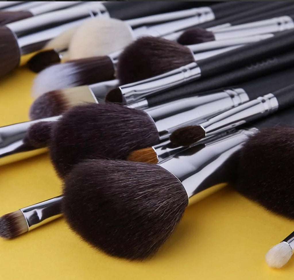Studio Series Professional - 29 Pieces Book Makeup Brush Set