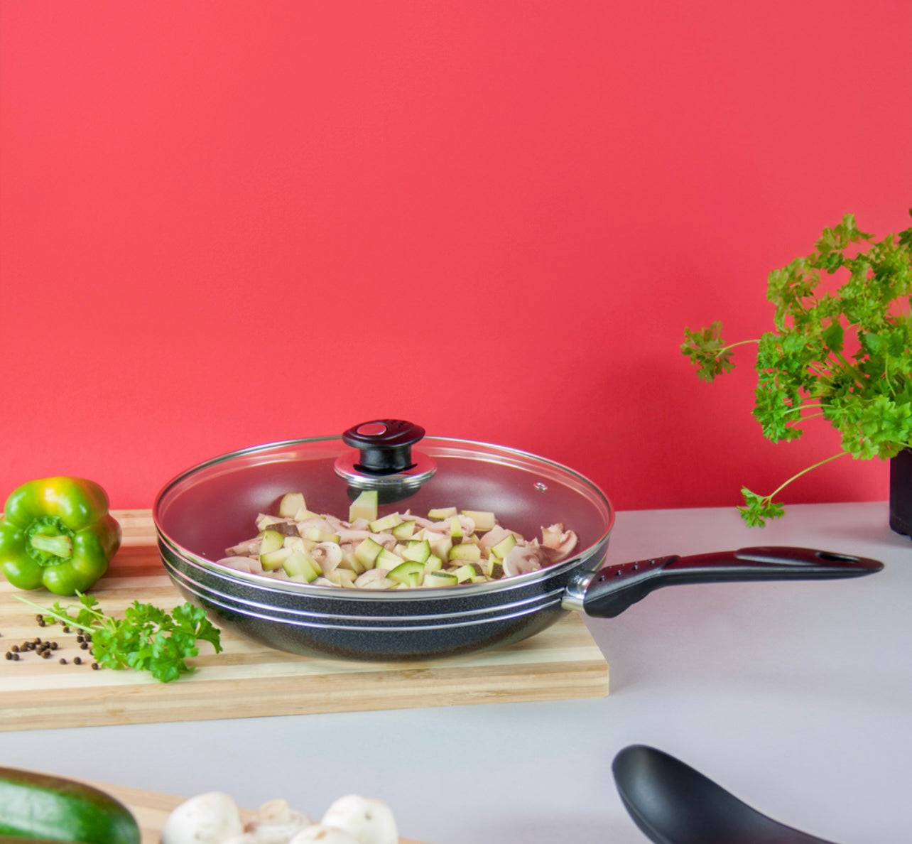 Una Non-Stick Frying Pan with Lid 30cm