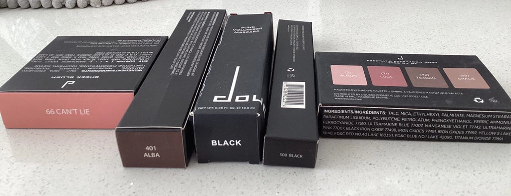 5 piece Doucce Make up Gift set comes in a box